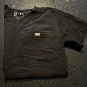 Figs Leon Scrub Top in Black